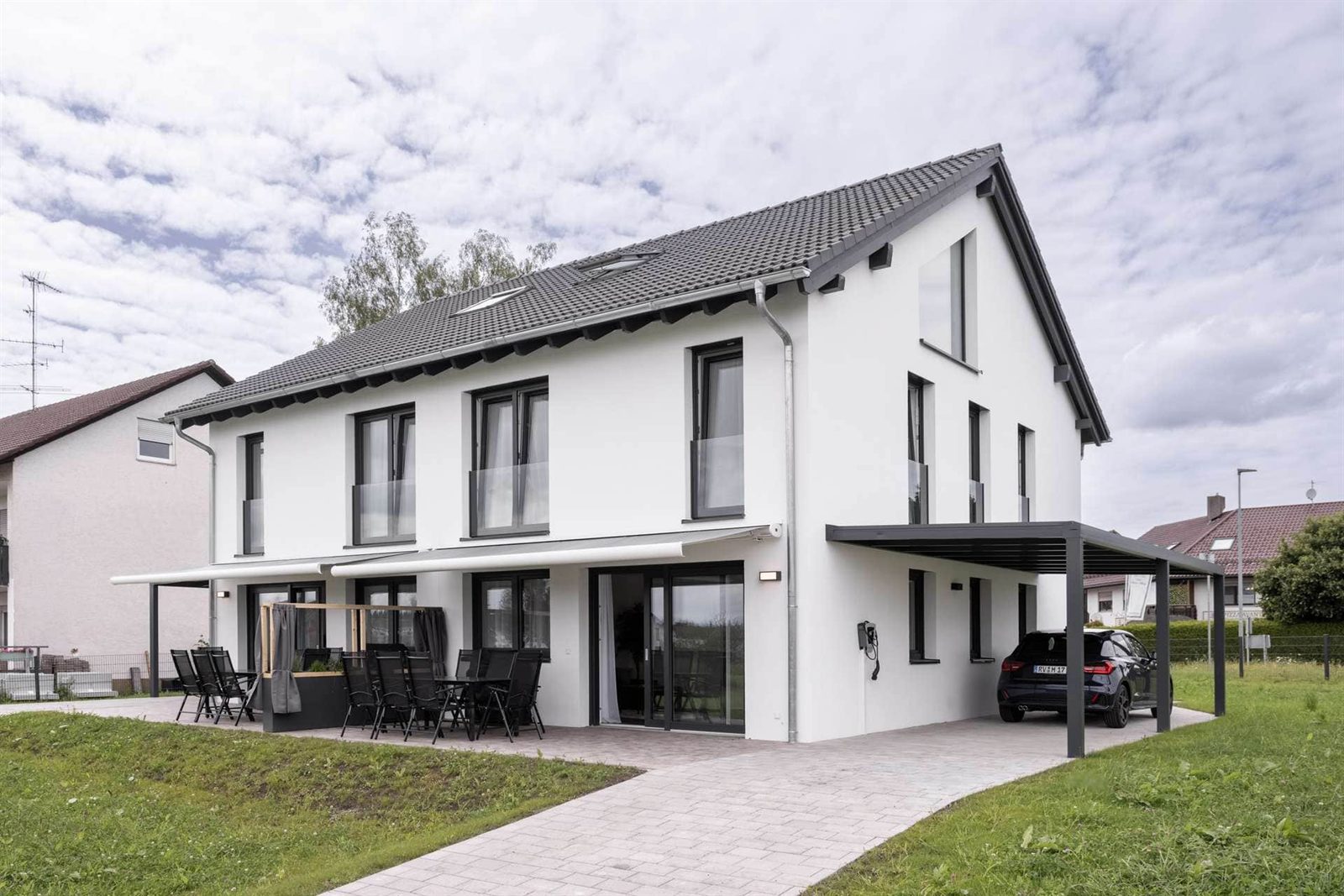 Das Ferienhaus im Alpenblick mit überdachten Terrassen