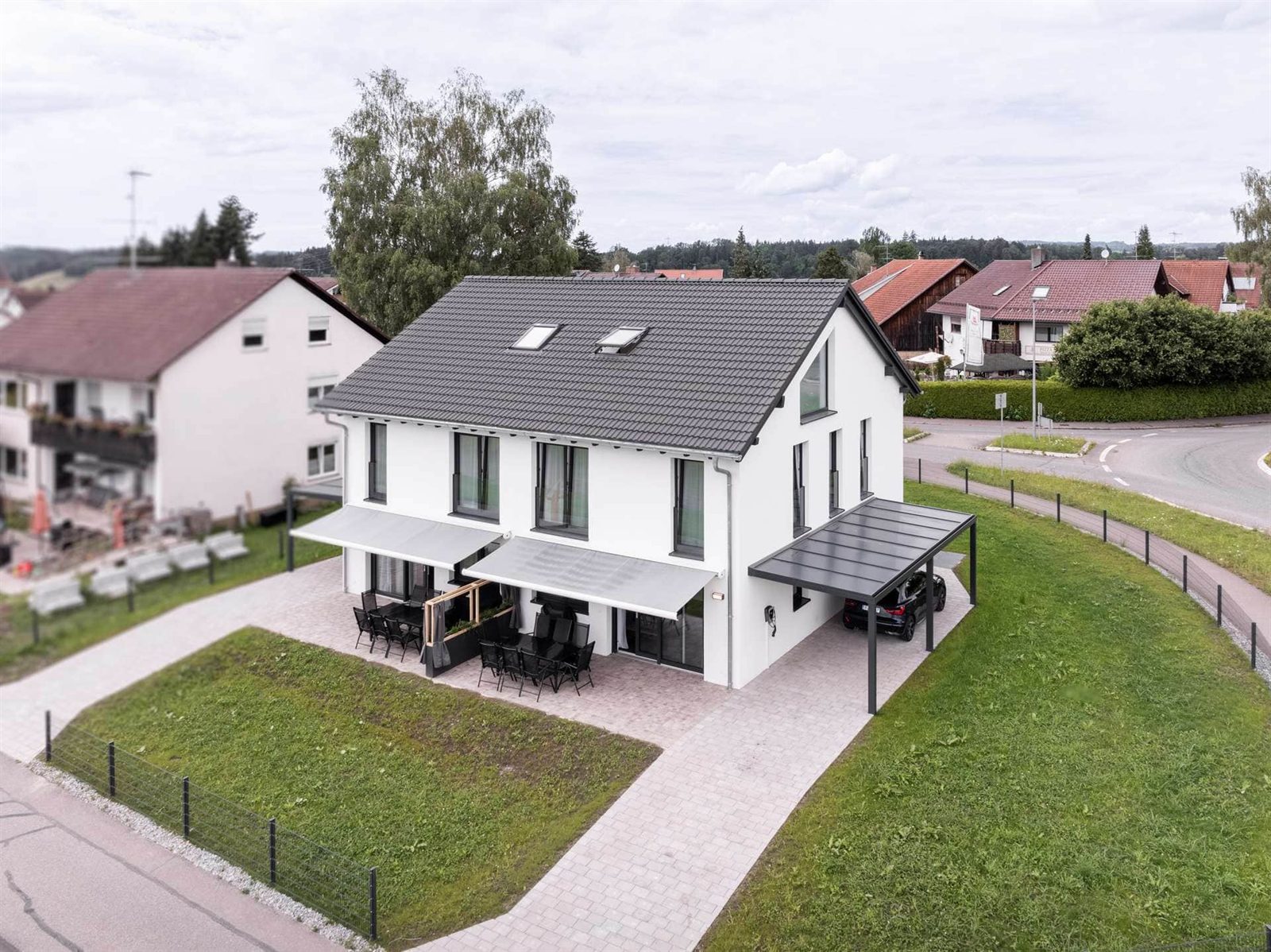 Beide Haushälften mit Garten