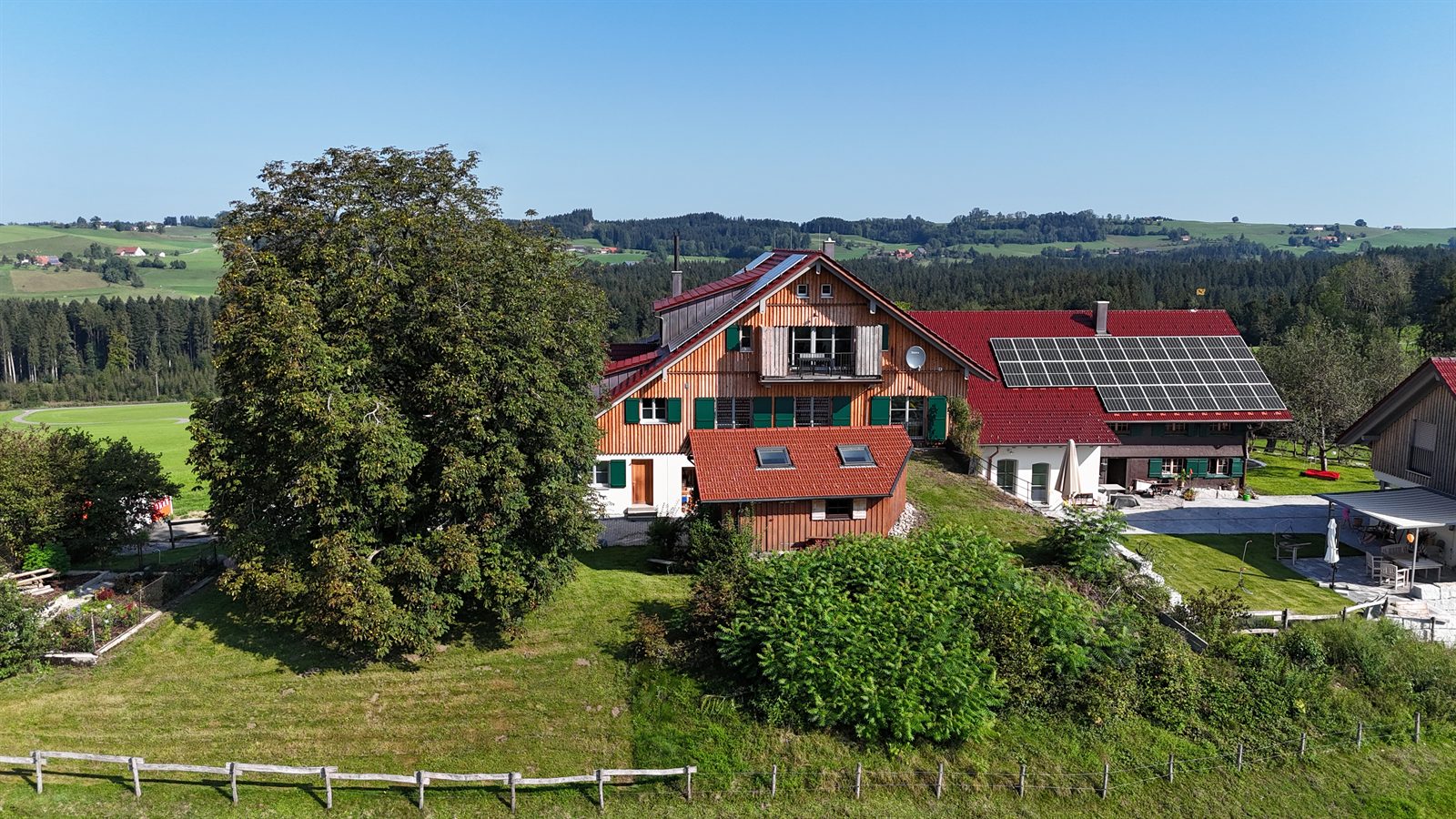 Hausansicht von der Wiesenseite